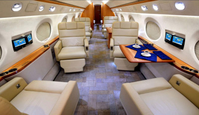 2005 Gulfstream G550: Forward cabin looking aft