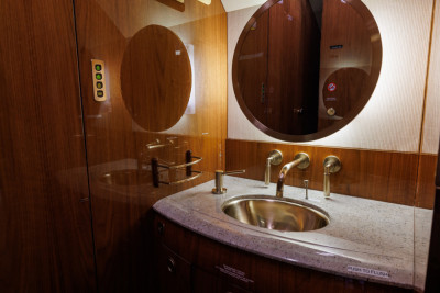 2003 Bombardier Challenger 604: 