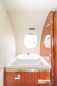 2012 Embraer Phenom 300: 