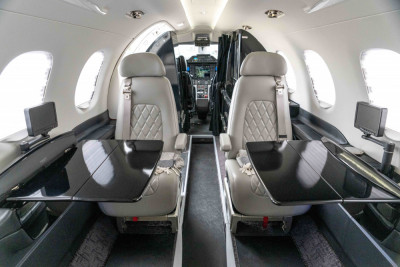 2010 Embraer Phenom 300: 
