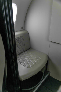 2010 Embraer Phenom 300: 