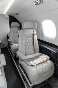 2010 Embraer Phenom 300: 
