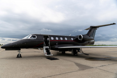 2010 Embraer Phenom 300: 