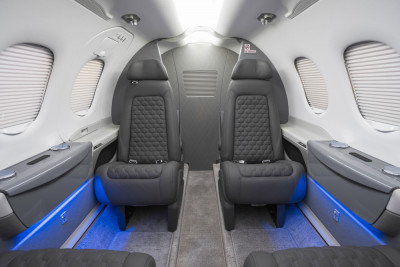 2010 Embraer Phenom 100: 