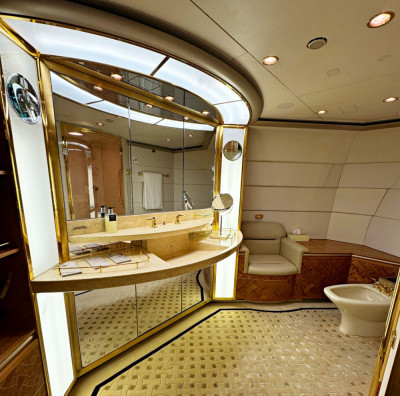 1999 Boeing 767-300ER: 