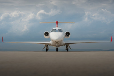 2010 Embraer Phenom 300: 