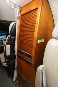 2010 Embraer Phenom 300: 