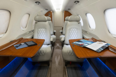 2010 Embraer Phenom 300: 