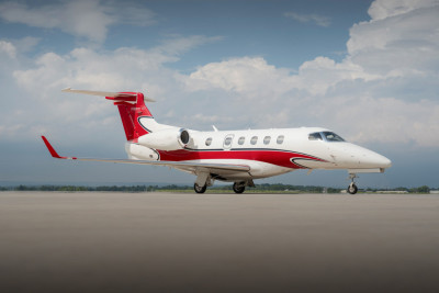 2010 Embraer Phenom 300: 