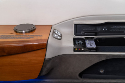 2010 Embraer Phenom 300: 