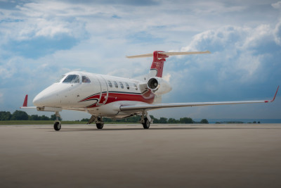 2010 Embraer Phenom 300: 