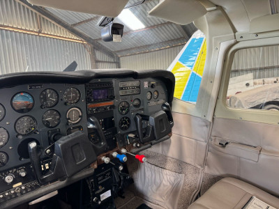 1974 Cessna 210 Centurion: 