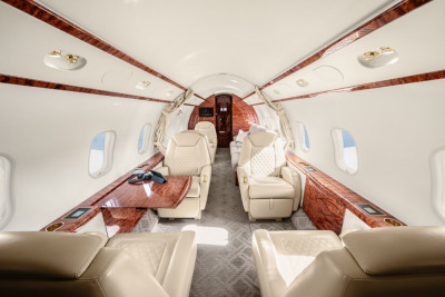 2008 Bombardier Challenger 300: 