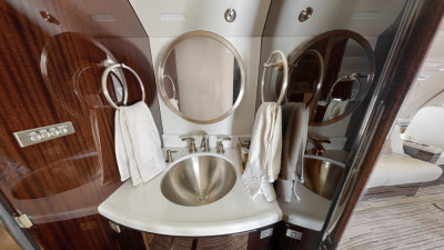 2011 Bombardier Challenger 605: 