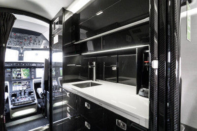 2015 Embraer Legacy 500: Fwd Galley