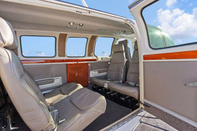 1999 Beechcraft Baron 58: 