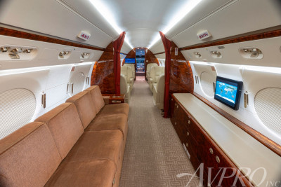 2011 Gulfstream G450: 