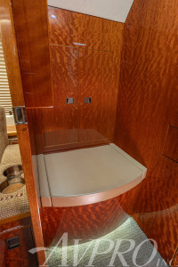 2009 Bombardier Challenger 605: 