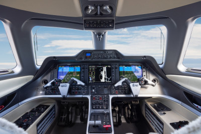 2014 Embraer Phenom 300: 