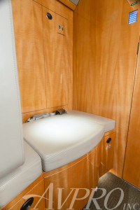 2009 Bombardier Challenger 300: 