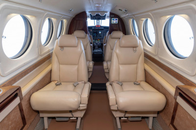 2004 Beechcraft King Air B200: 