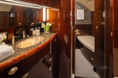 2001 Gulfstream G-IV SP: 