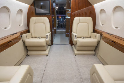 1998 Dassault Falcon 2000: 61-Interior Fwd 1