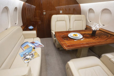 1998 Dassault Falcon 2000: 61-Interior Aft 3