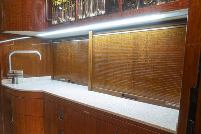 1998 Dassault Falcon 2000: 61-Galley