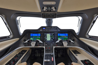 2015 Embraer Phenom 300: 