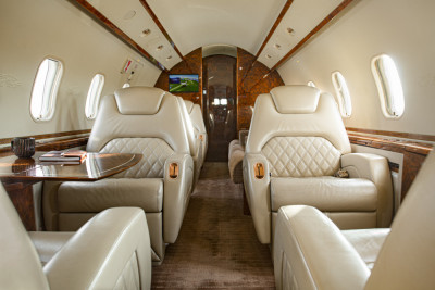 2009 Bombardier Challenger 300: 