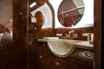 2009 Bombardier Challenger 300: 