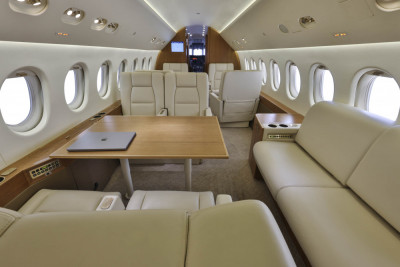 1988 Dassault Falcon 900B: 