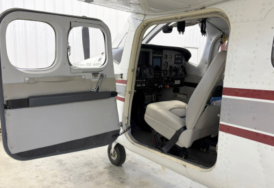 1981 Cessna P210N: 