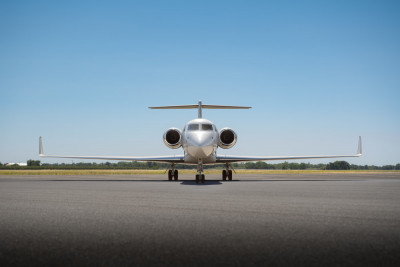2001 Gulfstream G-V: Exterior Nose