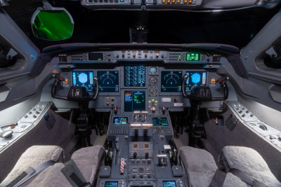 2001 Gulfstream G-V: Flight Deck