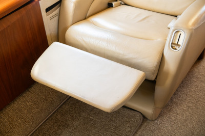 2010 Bombardier Challenger 300: 