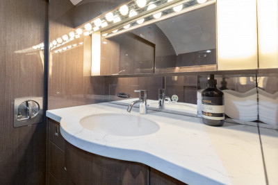 1998 Gulfstream G-V: 