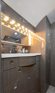 1998 Gulfstream G-V: 