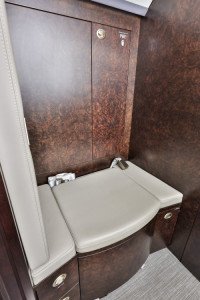 2005 Bombardier Challenger 300: 