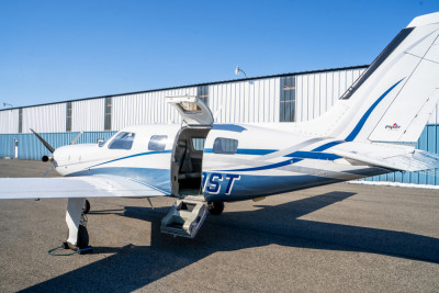 2006 Piper Meridian: 2006 Meridian SN 4697220 Door