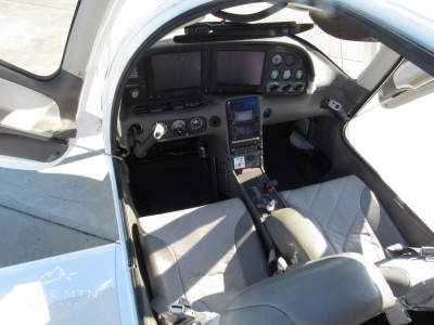 2004 Cirrus SR20: 