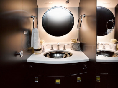 2010 Bombardier Challenger 605: 