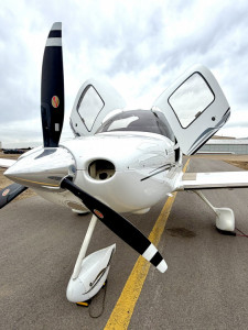 2008 Cirrus SR22: 