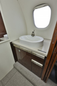 2012 Embraer Phenom 300: 