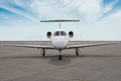 2016 Embraer Phenom 100E: 