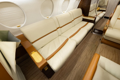 2002 Dassault Falcon 50EX: 2002 Falcon 50EX sn 318 reg P4-BAA - Intr Aft Divan