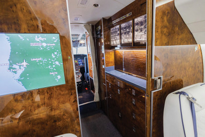 1996 Dassault Falcon 2000: F2000-0030-Galley