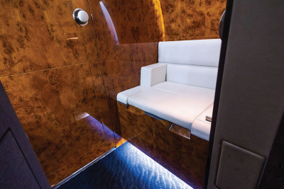 1996 Dassault Falcon 2000: F2000-0030-Lav2