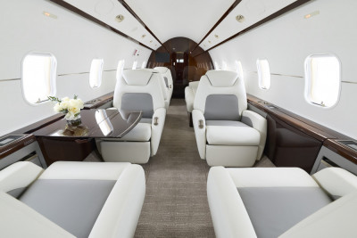 2009 Bombardier Challenger 300: 